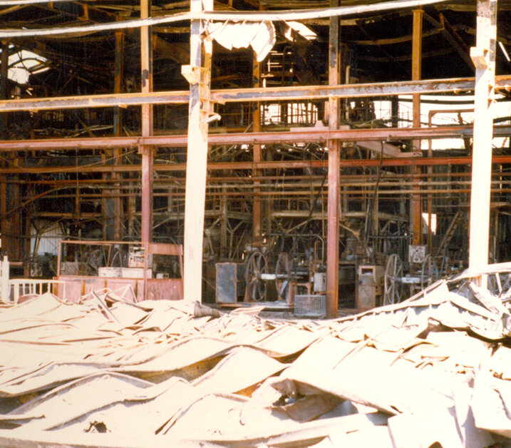 1984: Alveolit hal 1 in Roermond/NL door brand verwoest